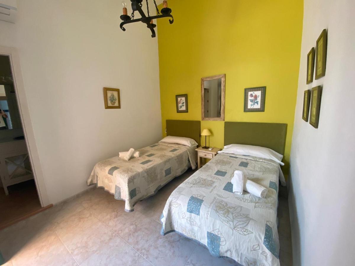 Apartamentos El Arco Conil De La Frontera Exterior photo