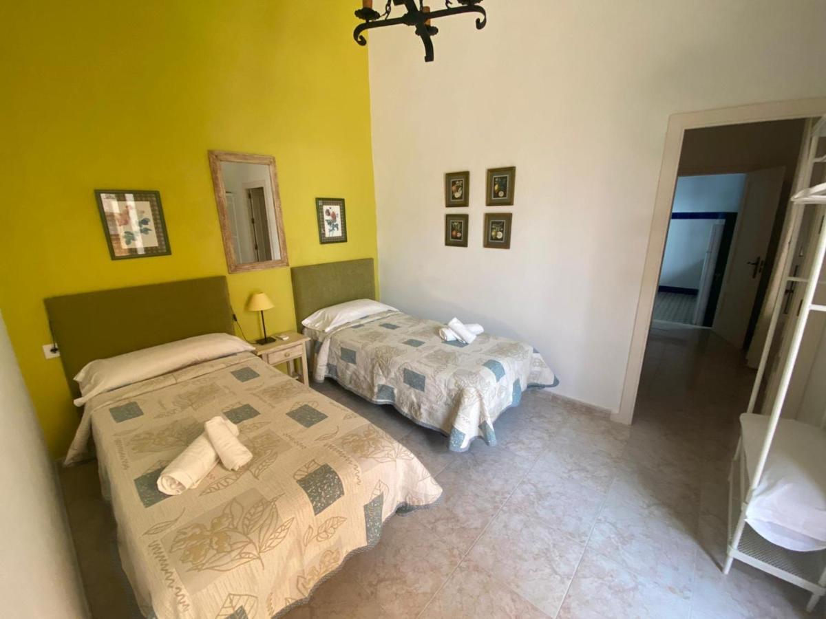 Apartamentos El Arco Conil De La Frontera Exterior photo