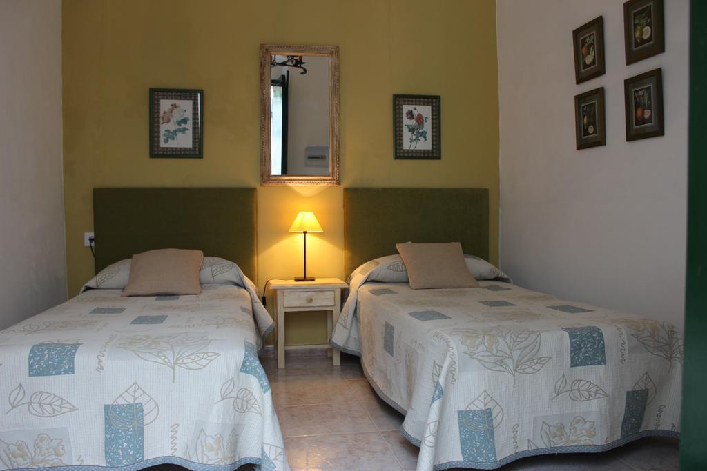 Apartamentos El Arco Conil De La Frontera Exterior photo